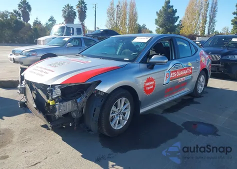 2025 Toyota Camry Le из США, поврежденный, VIN 4T1DAACK7SU537649